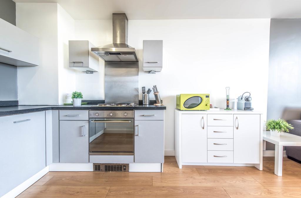 Inspired Apartments Salford  Bagian luar foto