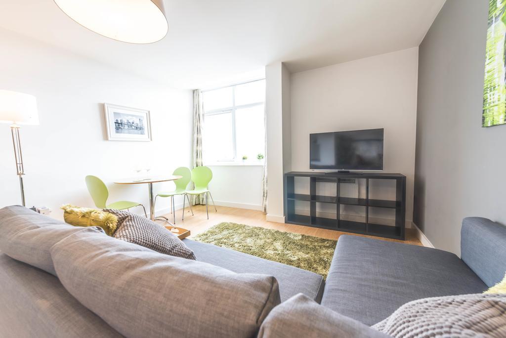 Inspired Apartments Salford  Bagian luar foto