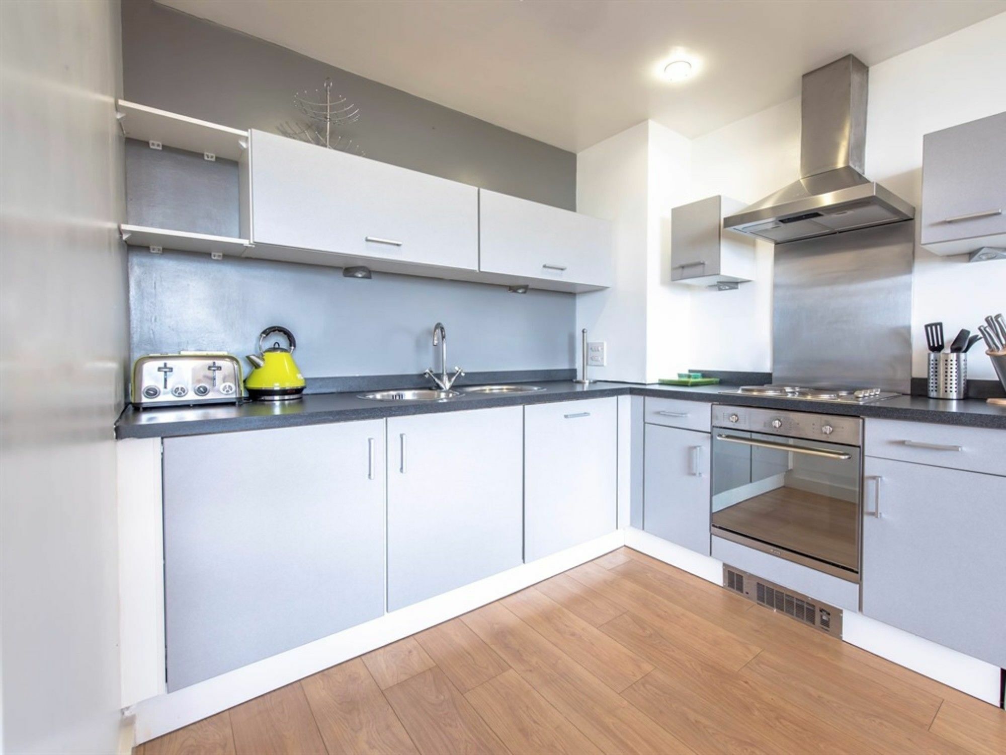 Inspired Apartments Salford  Bagian luar foto